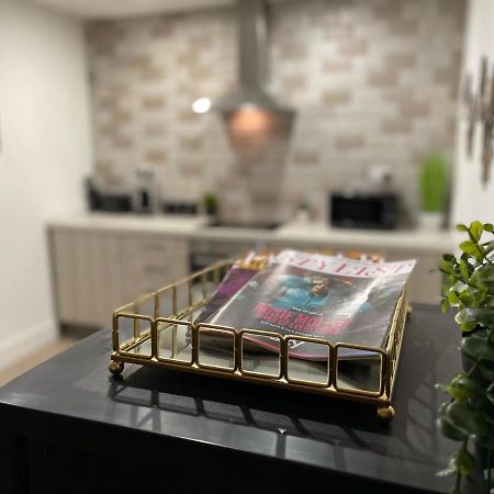 Luxurious 2 Bed Apartment In Heart Of Burnley With Private Parking Kültér fotó