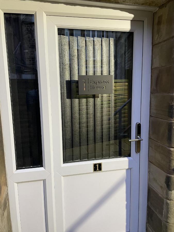Luxurious 2 Bed Apartment In Heart Of Burnley With Private Parking Kültér fotó